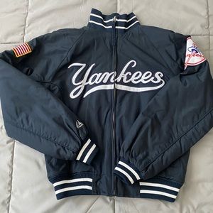 Juniors zip up NY Yankees jacket. Size small